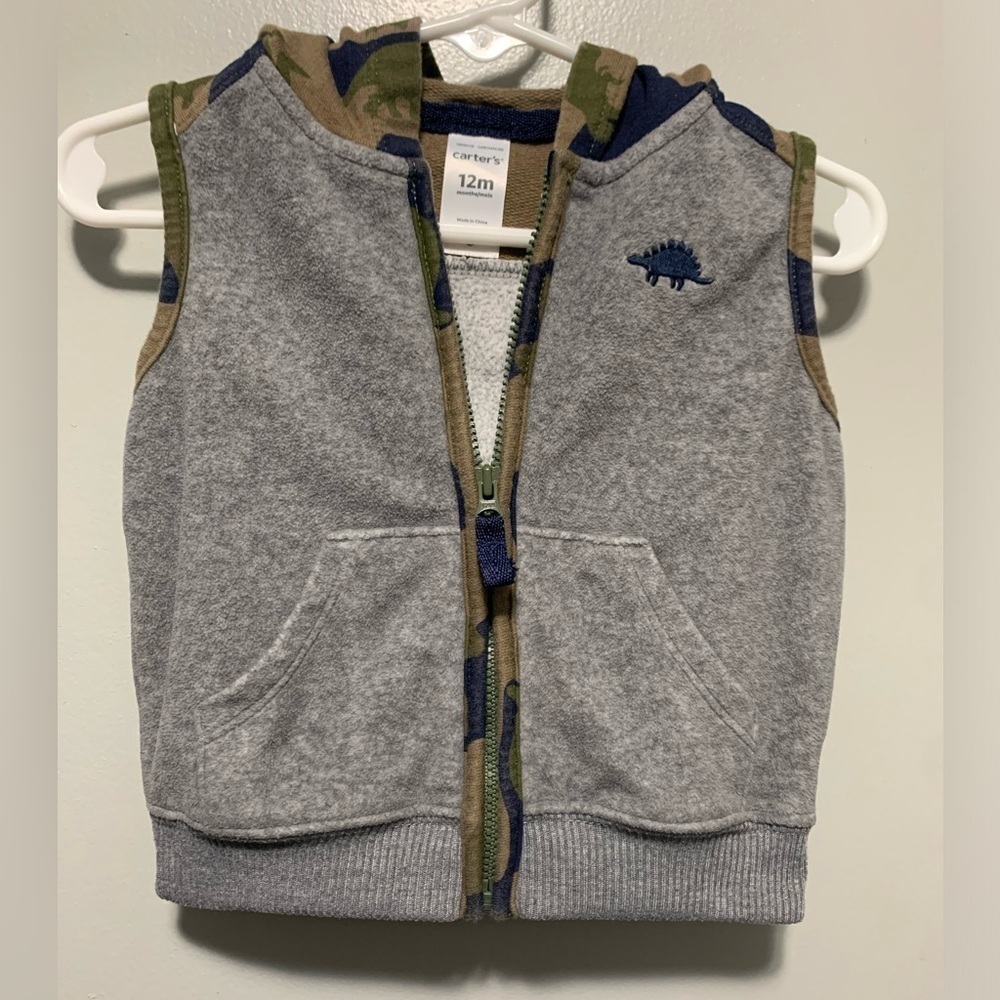 Carters 12m boys light grey/camouflage hooded zip up vest
